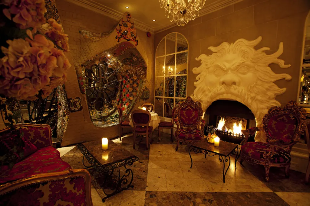 Beach Blanket Babylon — commercial and interiors photograph in London, UK, frame 39 of 44.